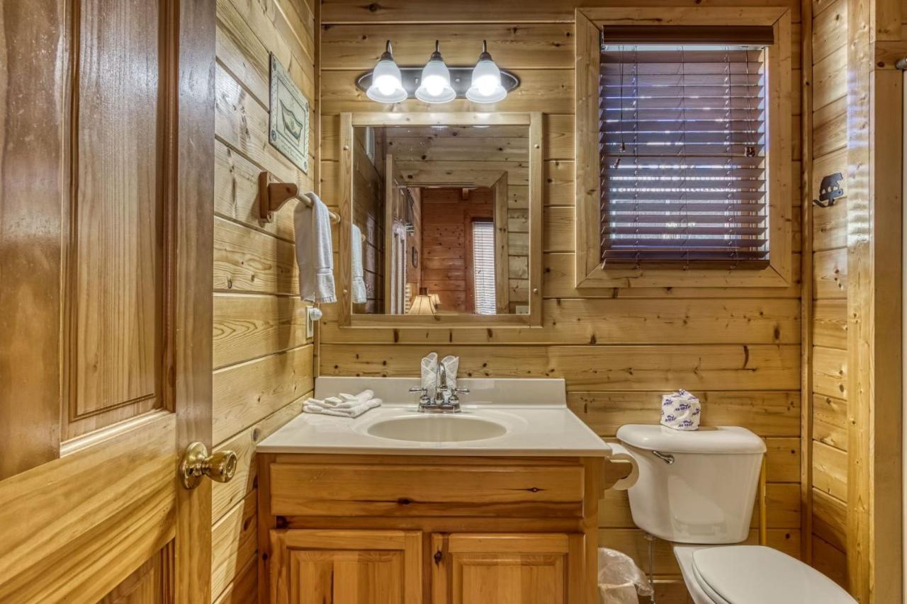 Ern832 - Lakeside Hideaway - Great Location! Close To The Action! * Pigeon Forge