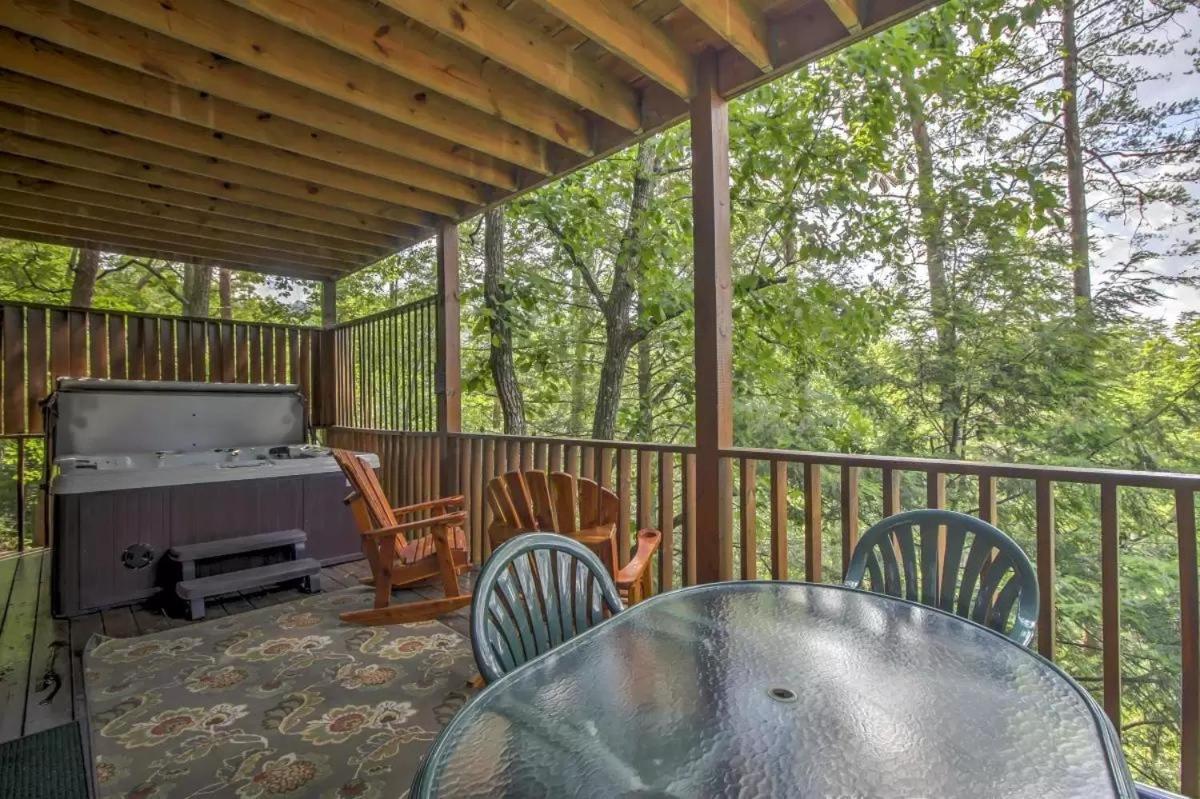 Er104 - R Tribe's Treehouse - Great Location - Close To Town! Holiday home Pigeon Forge