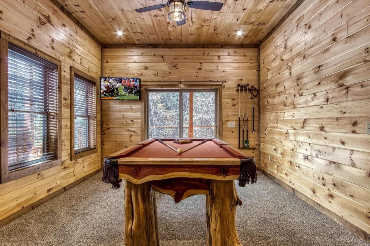 Ern805- Bearly Believe It! - Great Location! Close To Town And The Action!