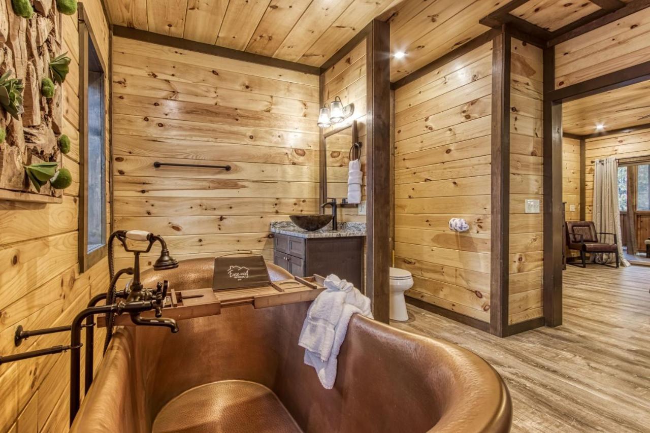 Holiday home Ern823 - Eagle Falls - Great Location With Private Heated Indoor Pool! Close To Town! *