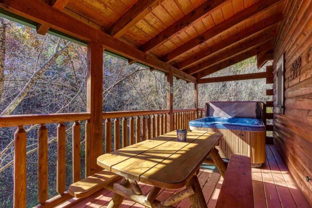 Holiday home Ern832 - Lakeside Hideaway - Great Location! Close To The Action! *