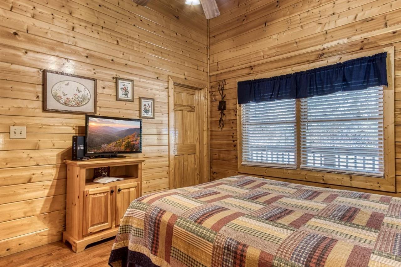 Ern859 - Absolute Paradise - Great Location! Close To The Action! Pigeon Forge