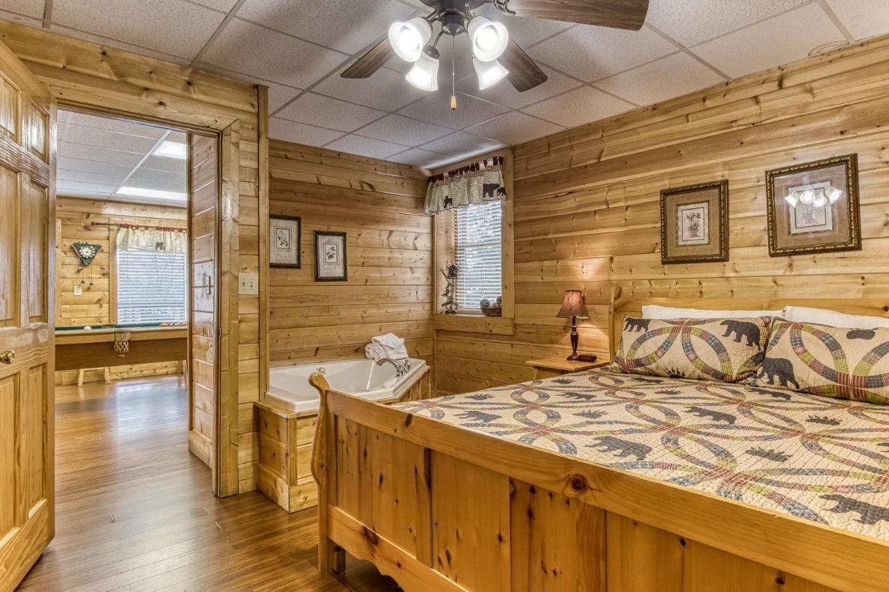 Holiday home Ern859 - Absolute Paradise - Great Location! Close To The Action!