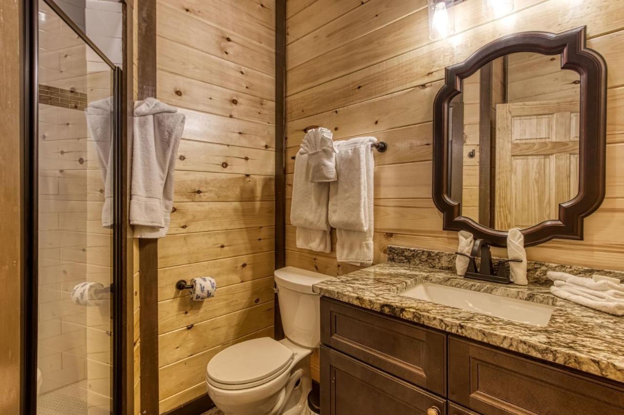 Ern823 - Eagle Falls - Great Location With Private Heated Indoor Pool! Close To Town! * Pigeon Forge