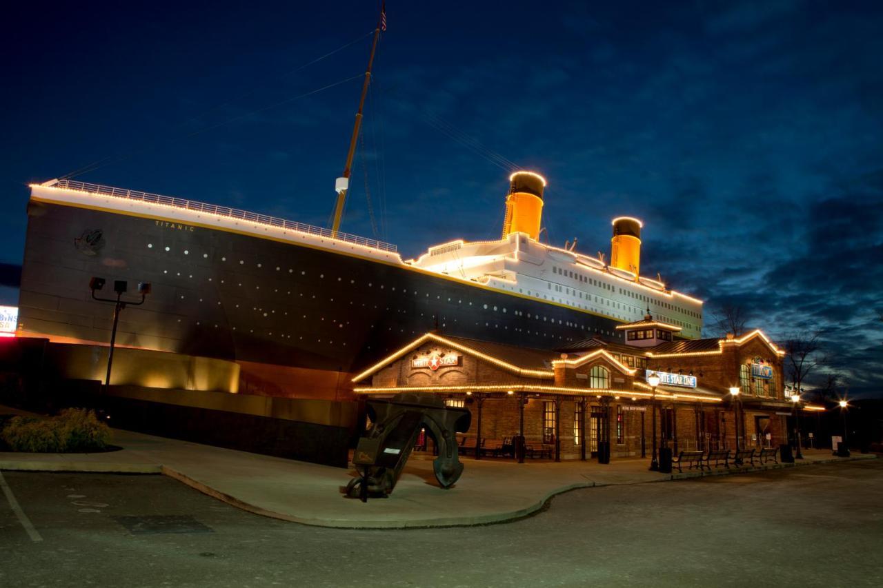Smoky Mountain Hideout * Pigeon Forge
