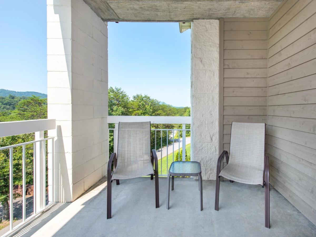 Downtown Retreat Whispering Pines 534 Apartment