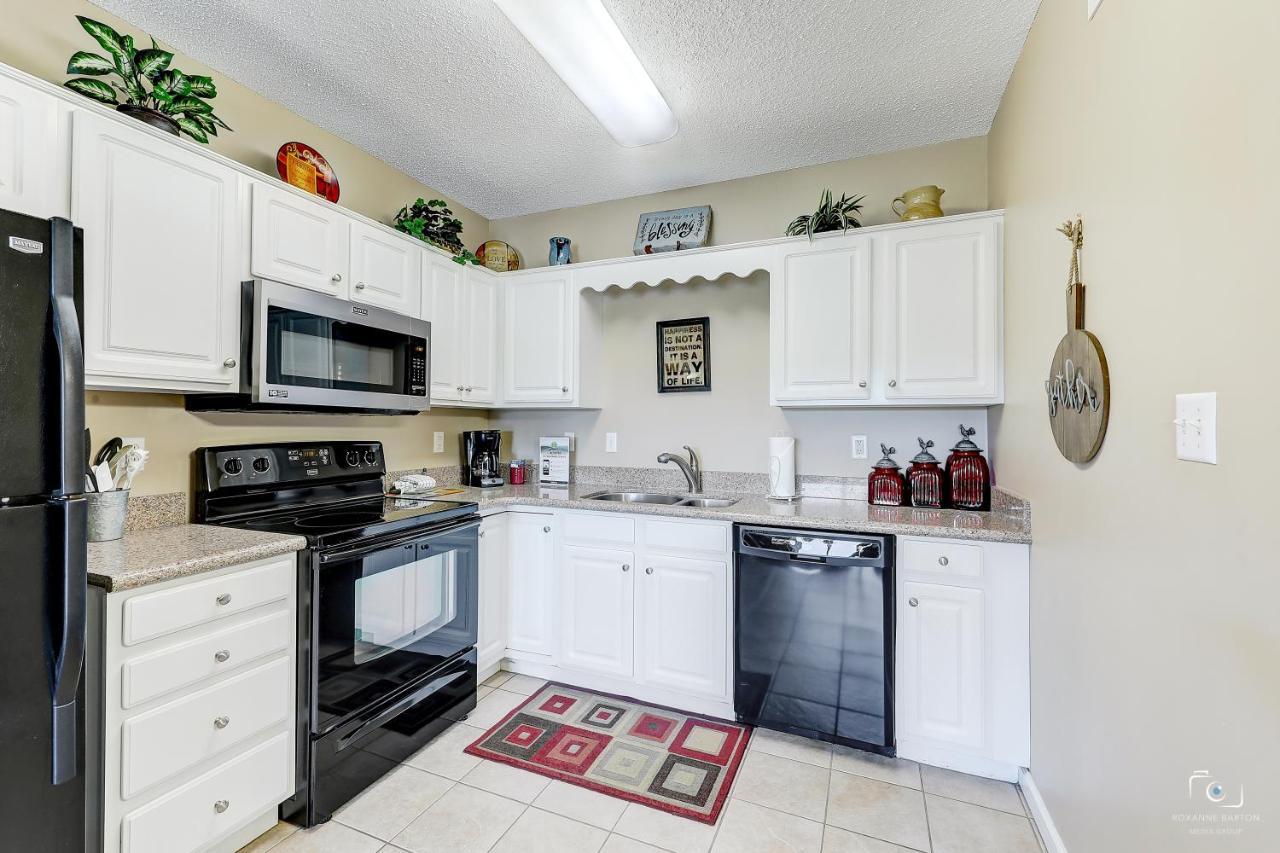 Apartment Easy Street Whispering Pines 211 *