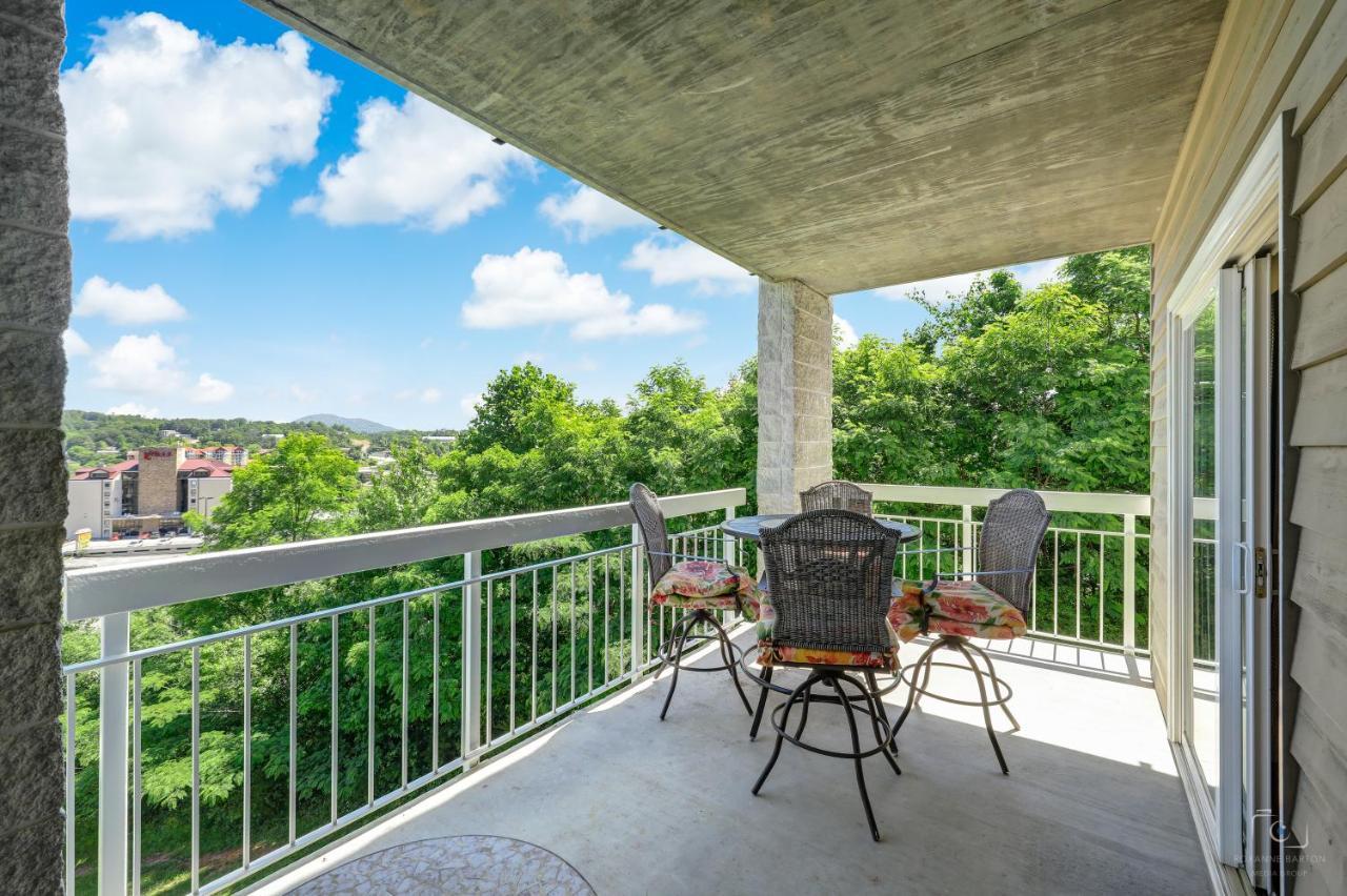 Easy Street Whispering Pines 211 Pigeon Forge