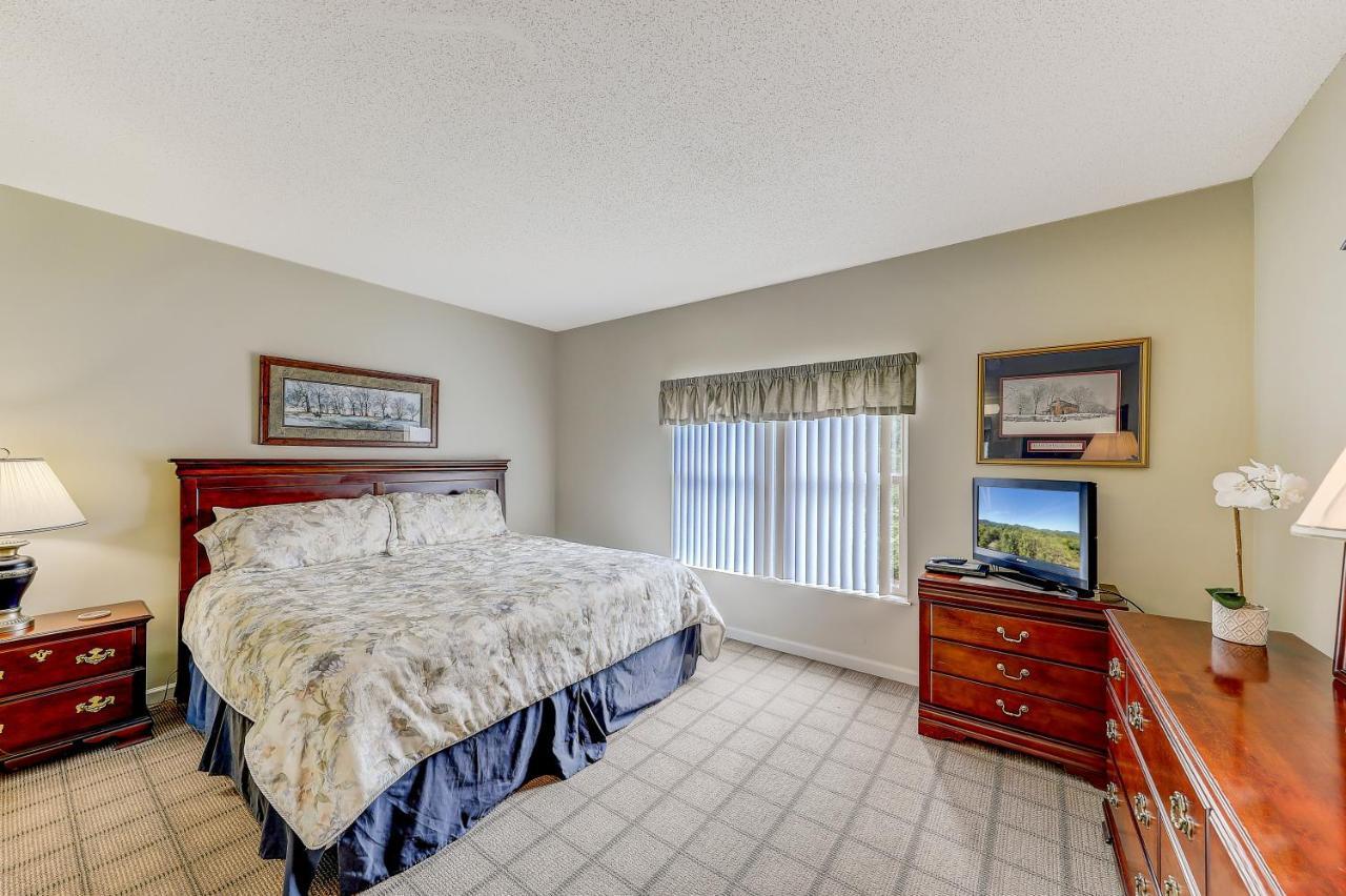 Apartment Whispering Pines 424 *
