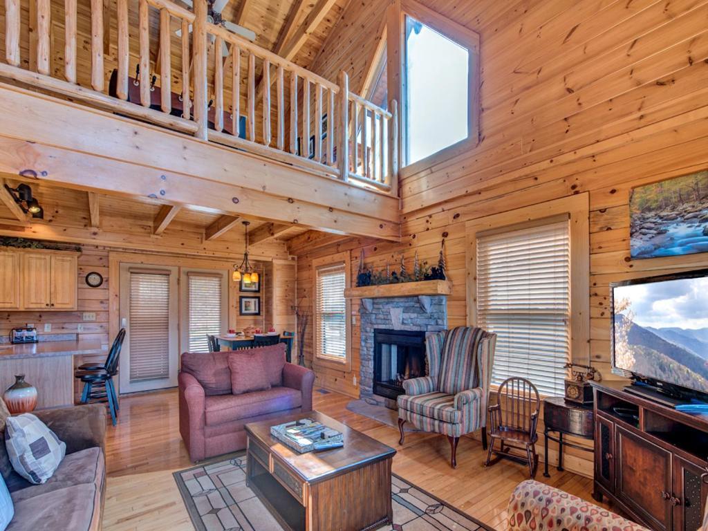 Misty Mountain Hideaway Apartment