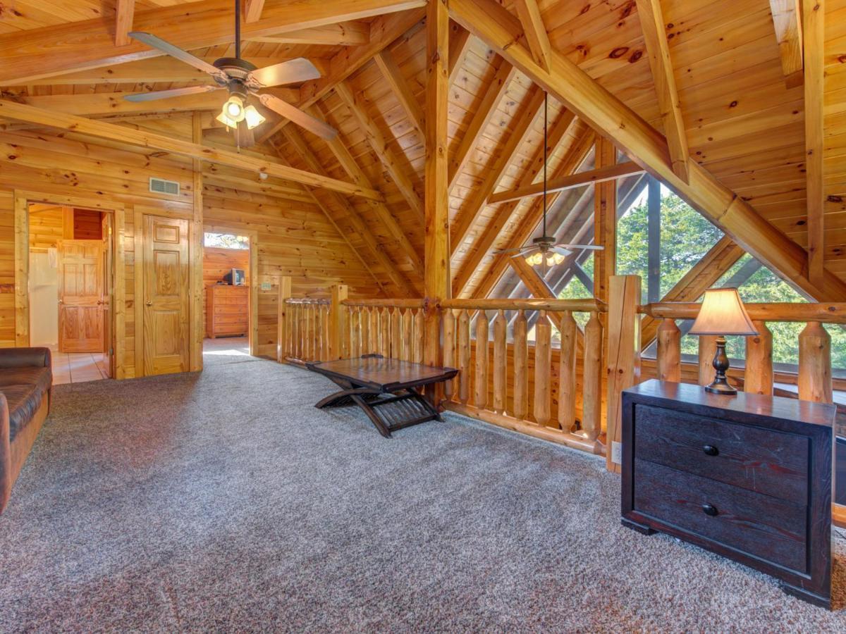 Holiday home Moonlight Theater Lodge, 3 Bedrooms, Hot Tub, Pool, Sleeps 14 *