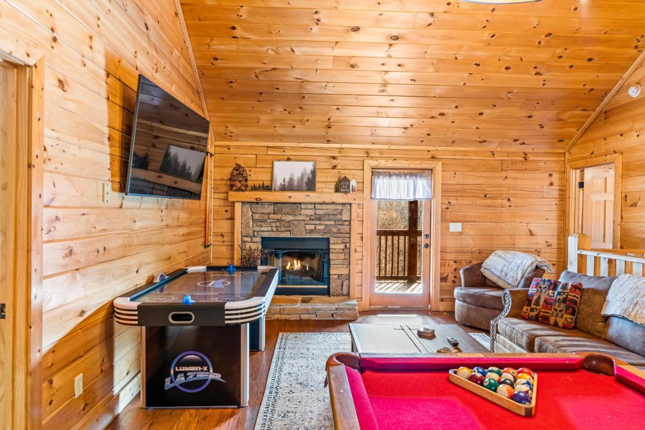 The Sly Fox - Recently Updated/ Ideal Pf Location Pigeon Forge
