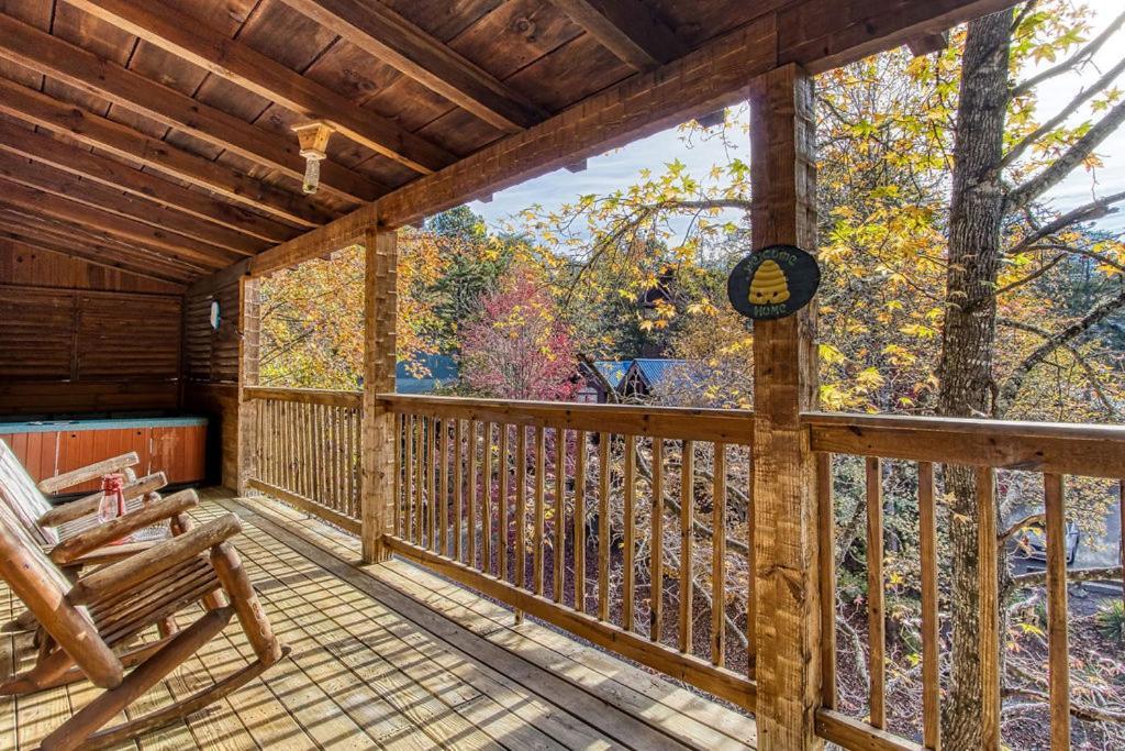 The Honey Pot, Hot Tub, Pool, 1089 Free Tickets Each Paid Day, Dollywood And