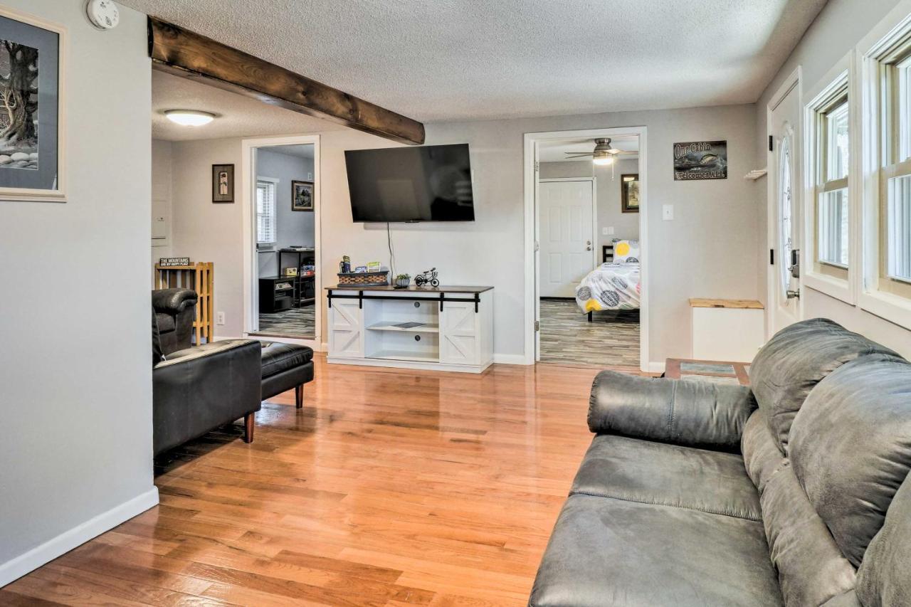With Private Hot Tub And Gas Grill Holiday home Pigeon Forge