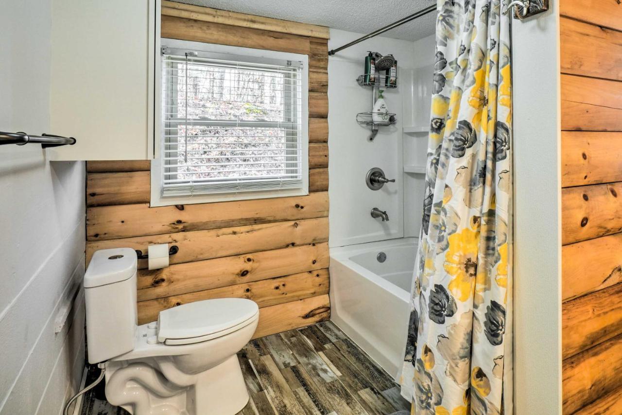 With Private Hot Tub And Gas Grill Holiday home