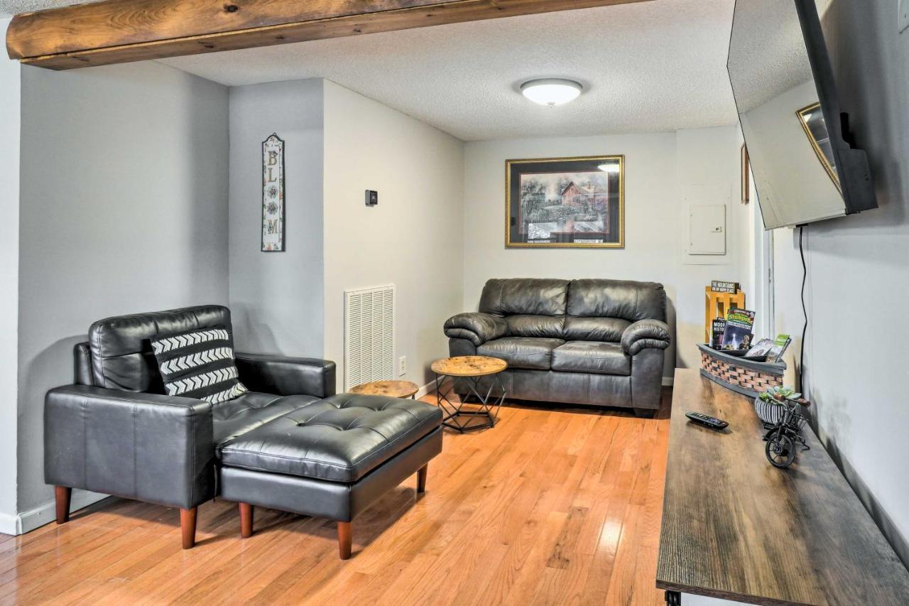 With Private Hot Tub And Gas Grill Holiday home Pigeon Forge