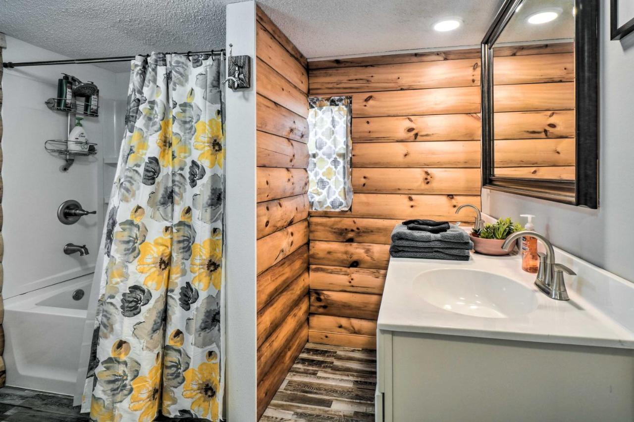 With Private Hot Tub And Gas Grill Holiday home *