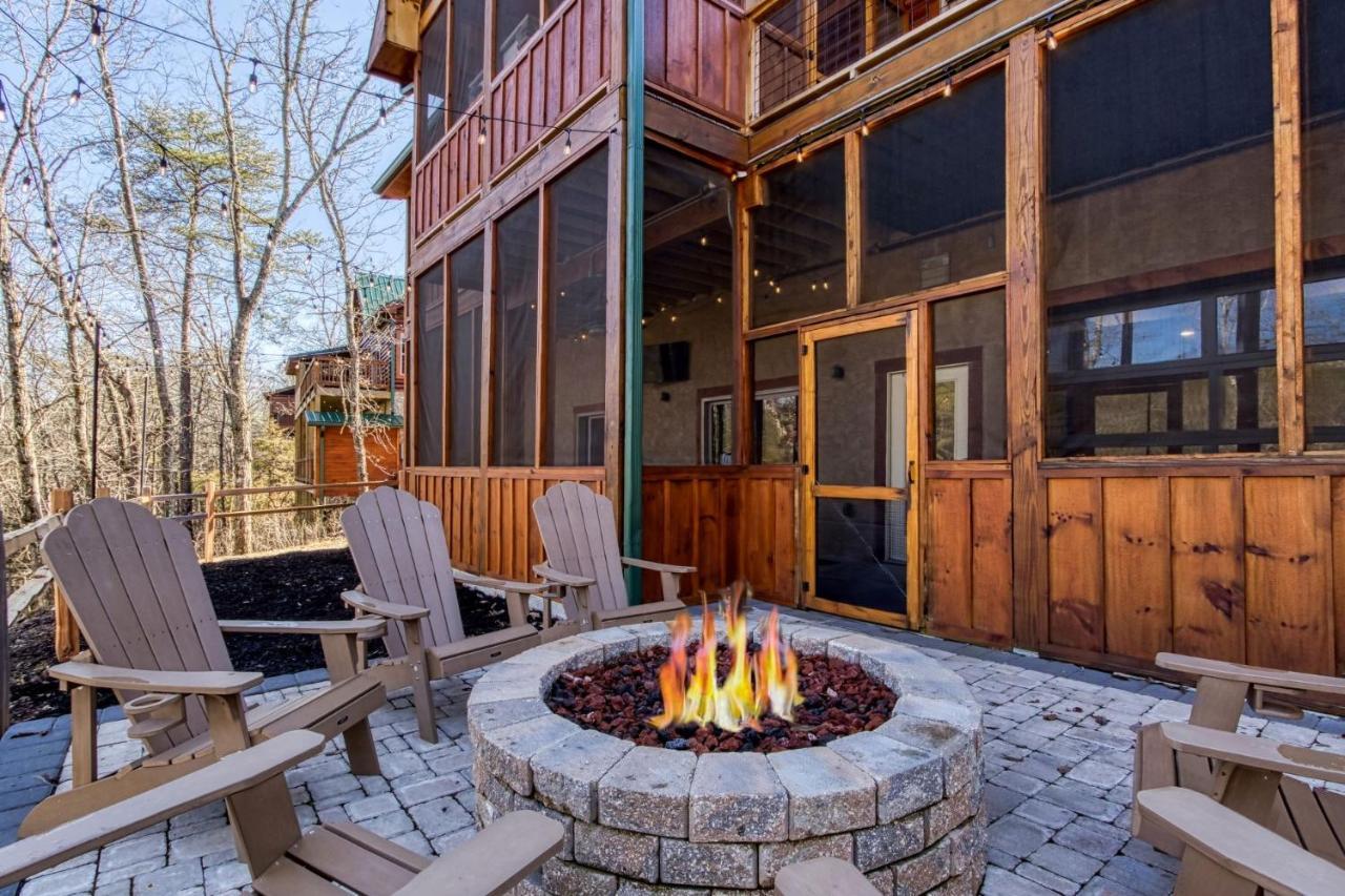 Ern823 - Eagle Falls - Great Location With Private Heated Indoor Pool! Close To Town! Holiday home