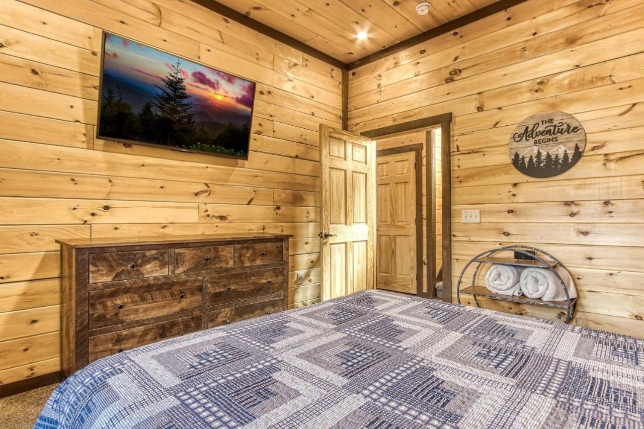 Ern823 - Eagle Falls - Great Location With Private Heated Indoor Pool! Close To Town! *