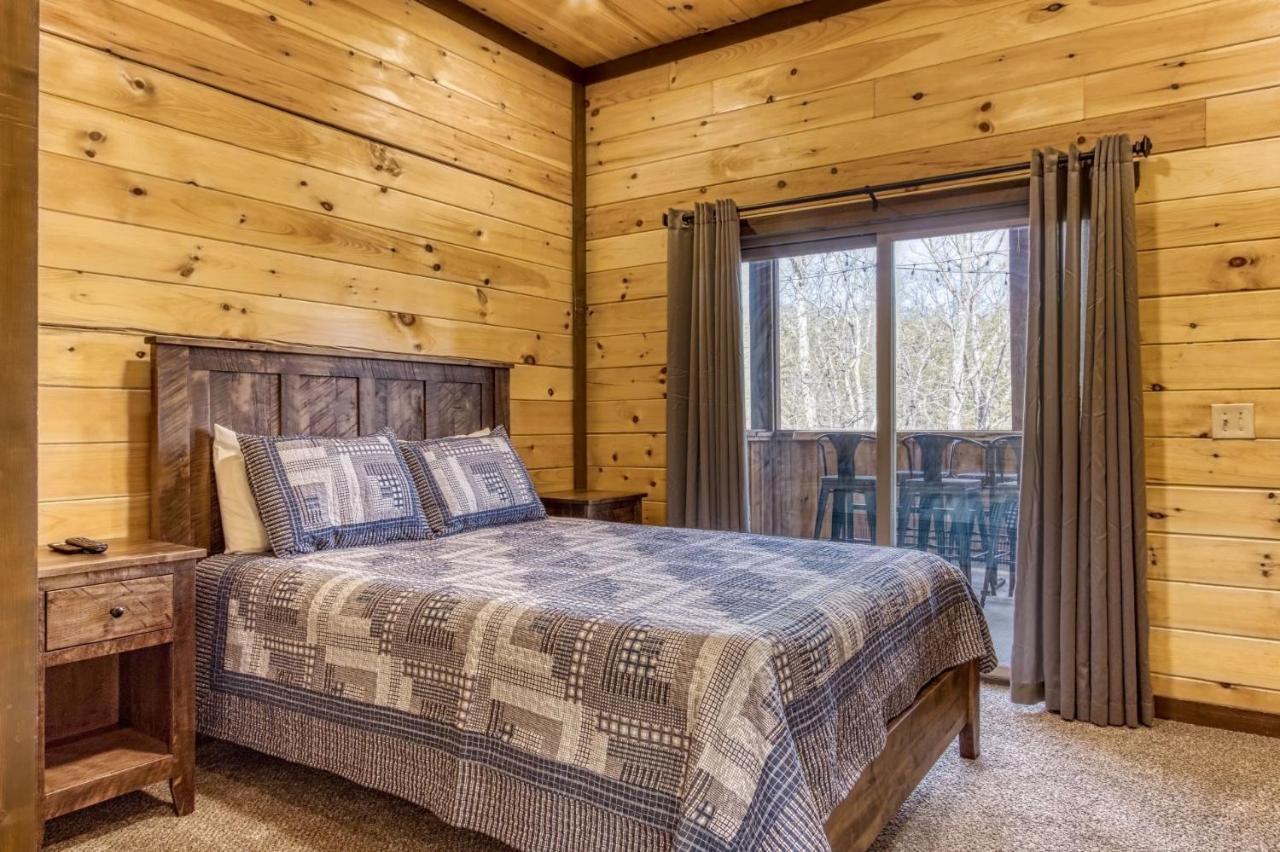 Holiday home Ern823 - Eagle Falls - Great Location With Private Heated Indoor Pool! Close To Town! *