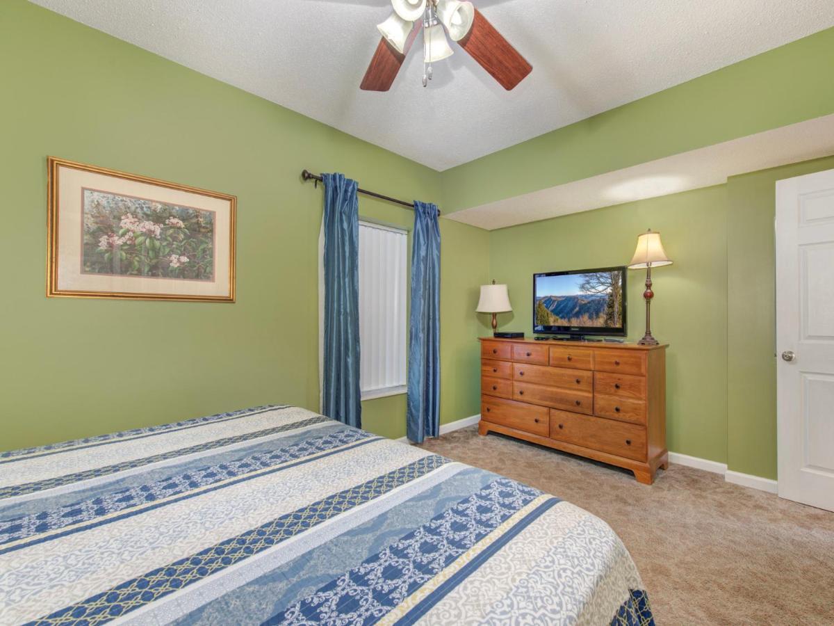 Apartment Downtown Retreat Whispering Pines 534 *