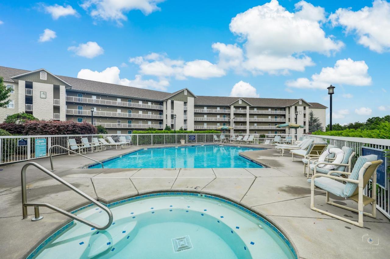 Apartment Whispering Pines 124 *