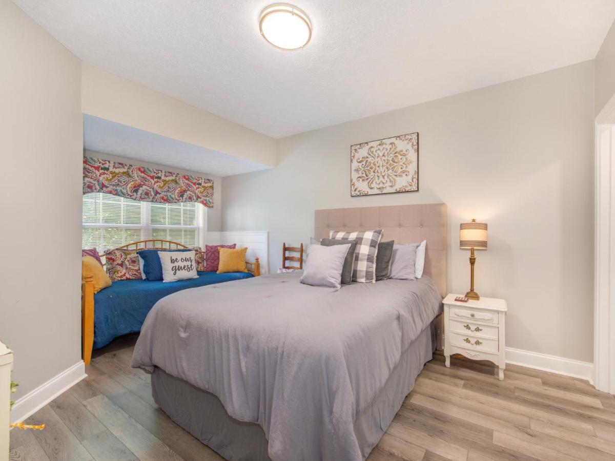 Apartment Lazy Bears Den 2103 Pigeon Forge