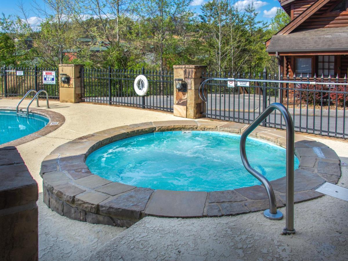 Lazy Bears Den 2103 Pigeon Forge