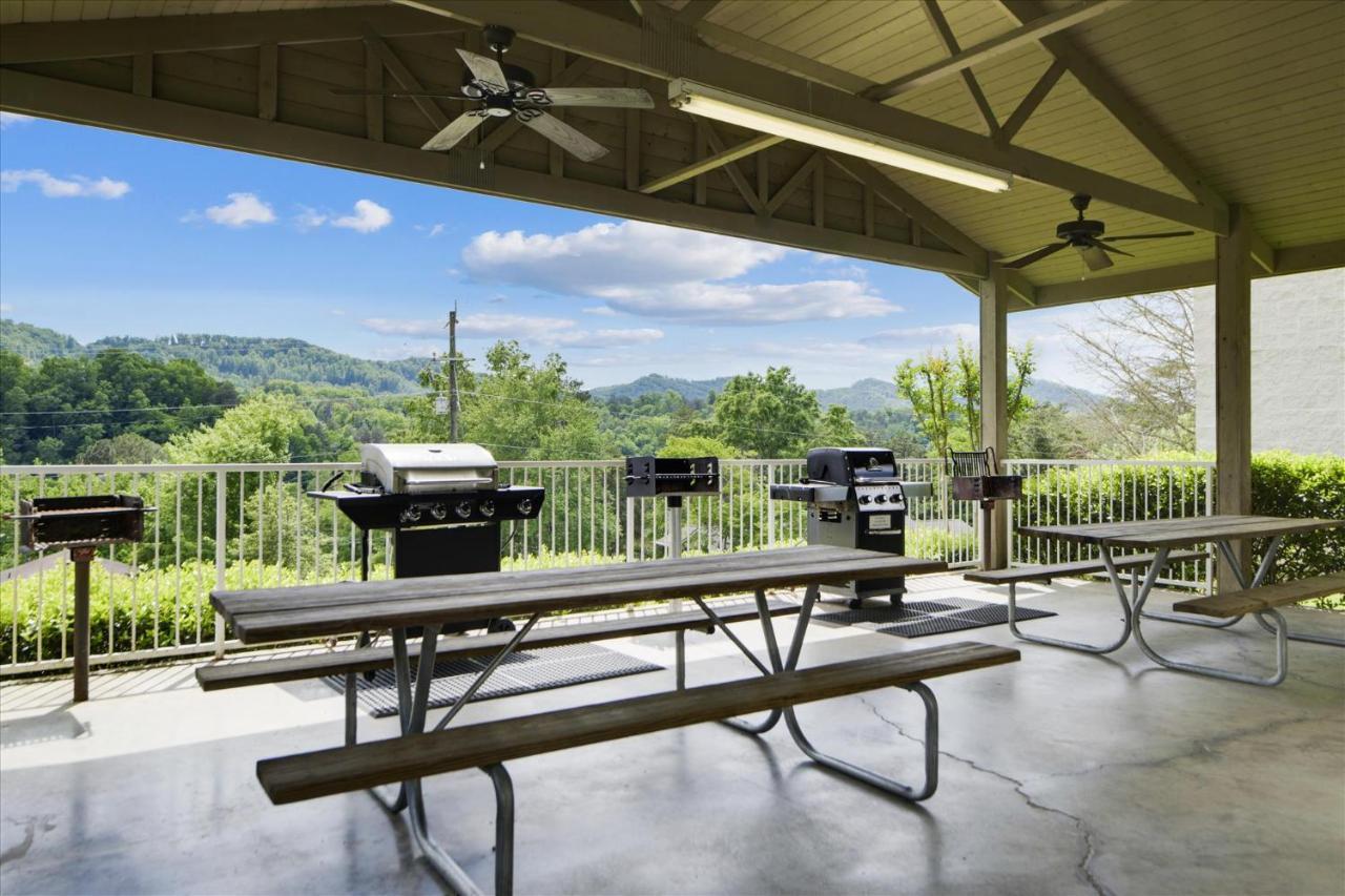 Whispering Pines 124 Pigeon Forge