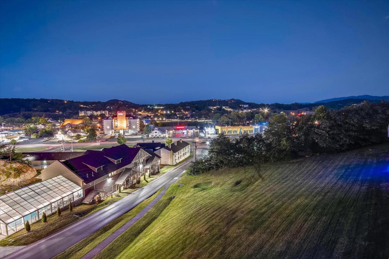 Whispering Pines 124 * Pigeon Forge