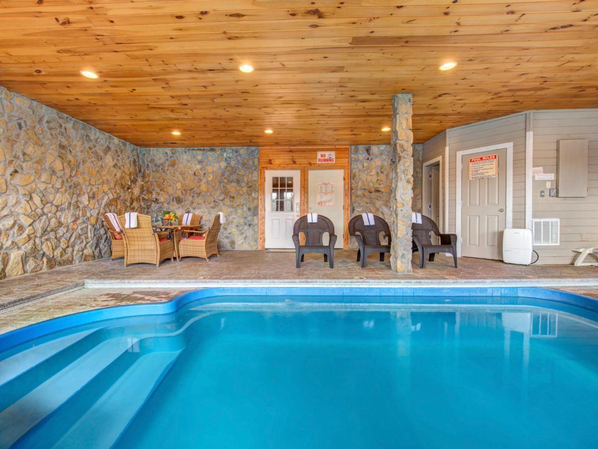 Splashing Sunrise, 2 Bedrooms, Private Pool, Arcade, Hot Tub, Sleeps 6 Pigeon Forge