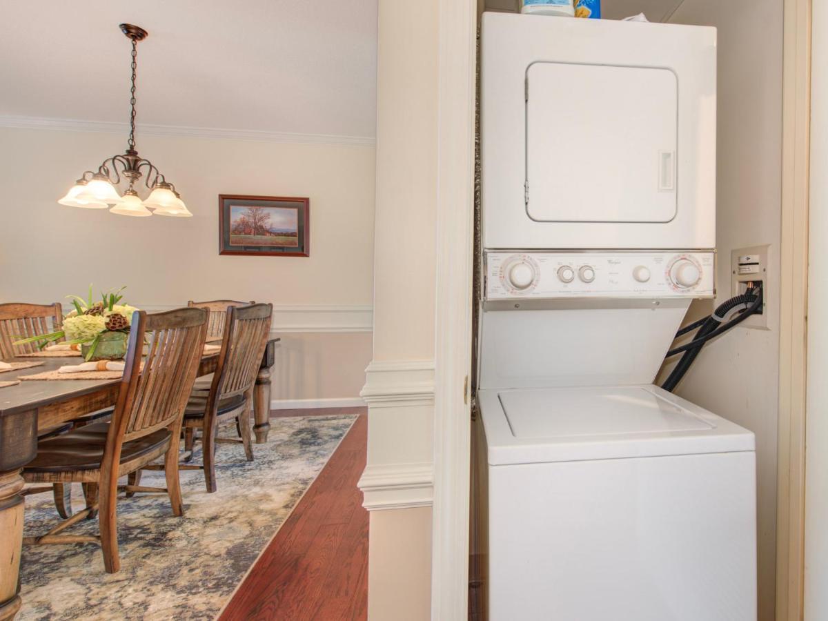 Whispering Pines 113 Apartment