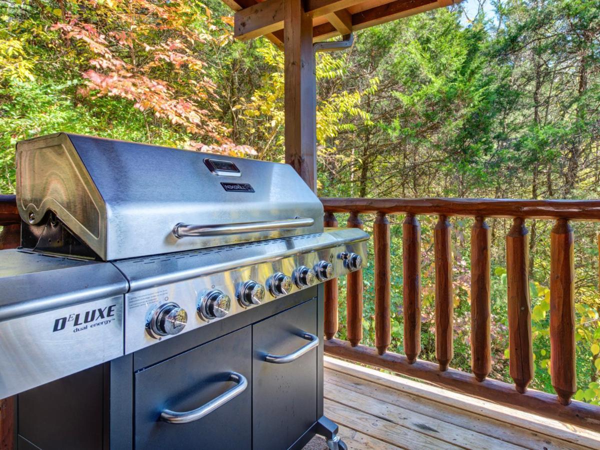 Holiday home Moonlight Theater Lodge, 3 Bedrooms, Hot Tub, Pool, Sleeps 14