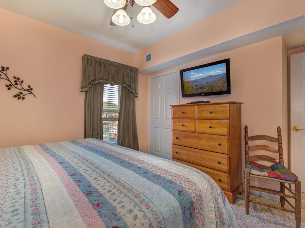 Apartment Creekside Hideaway Bear Crossing 403 Pigeon Forge
