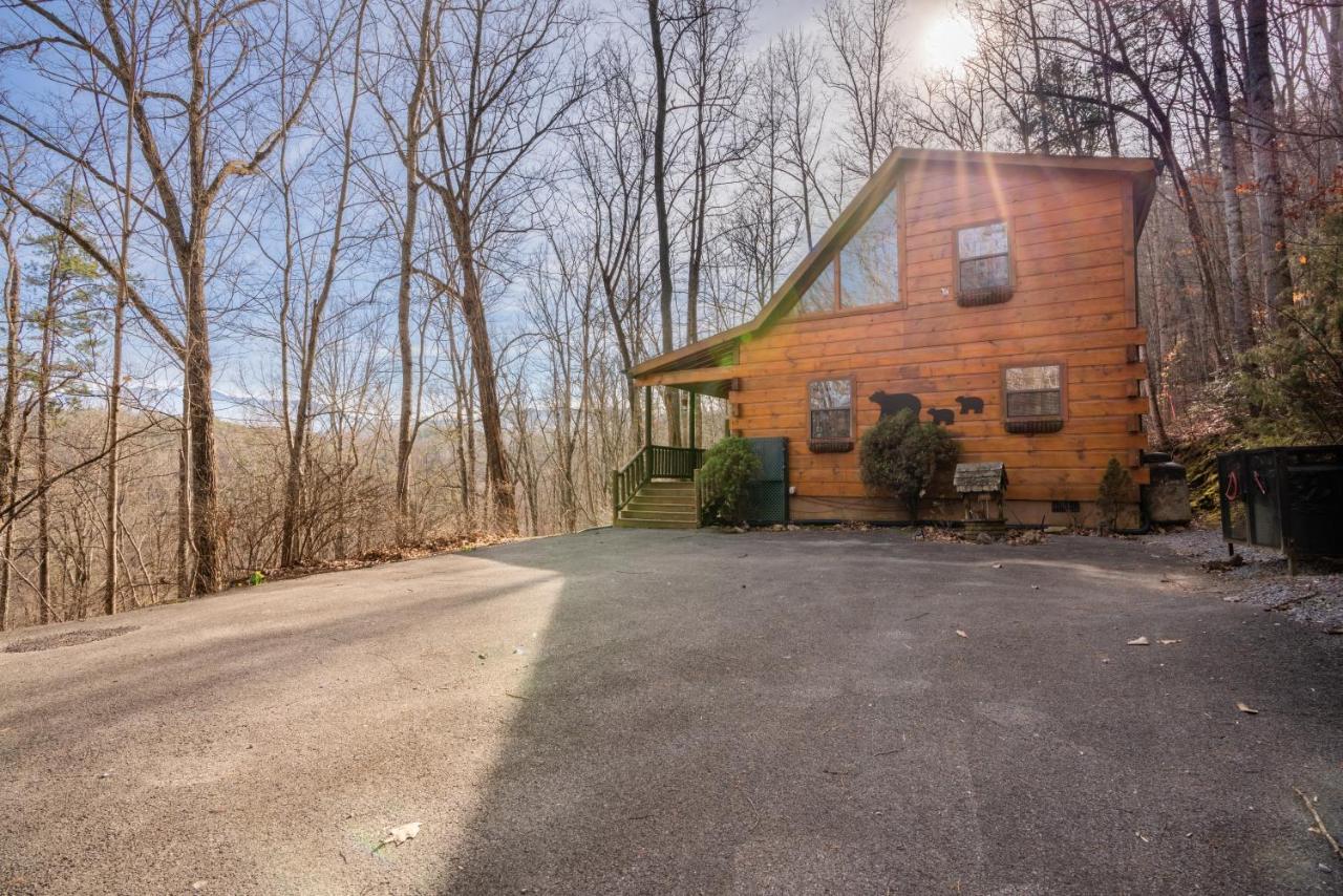 Moonshine Ridge With Hot Tub And Fire Pit Pigeon Forge