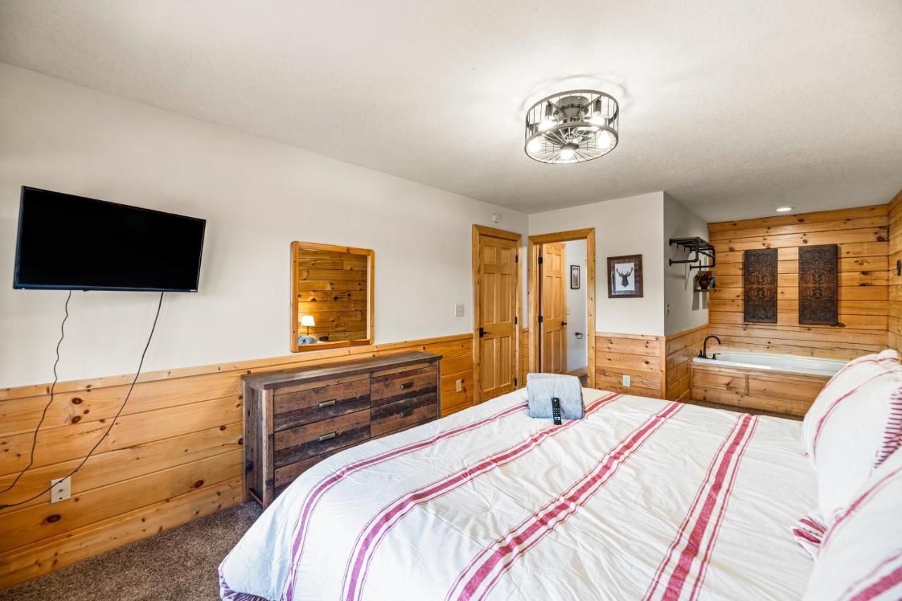 The Sly Fox - Recently Updated/ Ideal Pf Location * Pigeon Forge