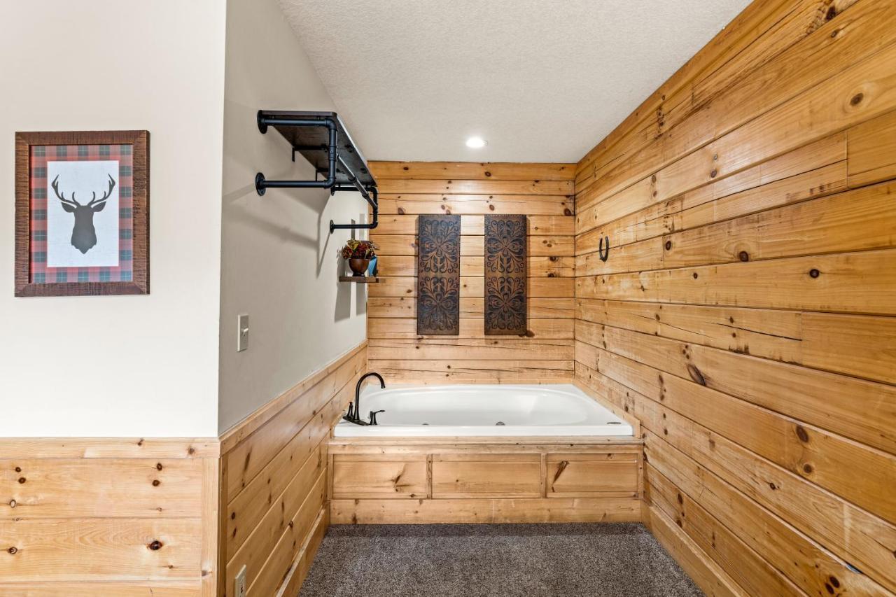 The Sly Fox - Recently Updated/ Ideal Pf Location Pigeon Forge