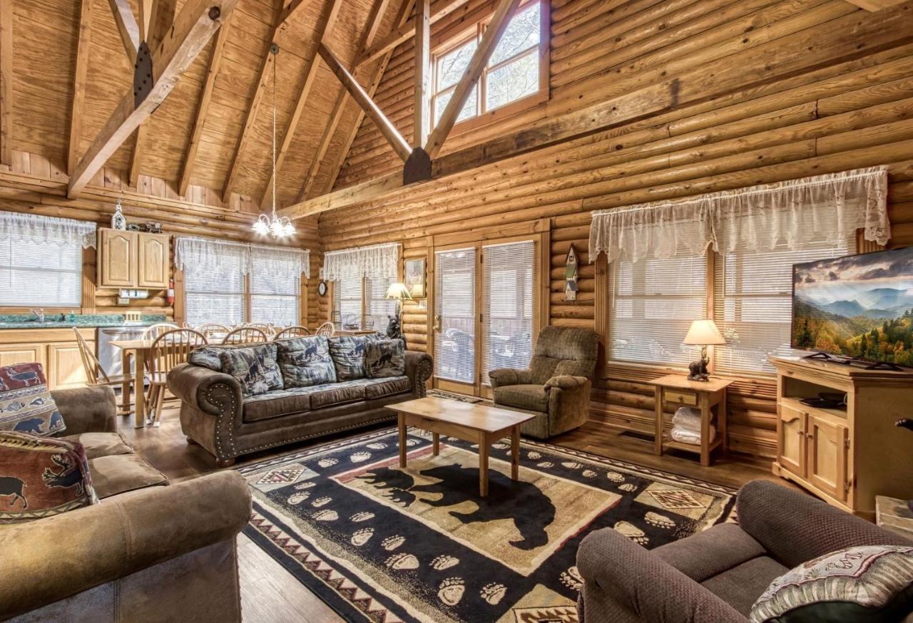 Er92 - Virginia's - Great Location! Close To The Action! Holiday home *