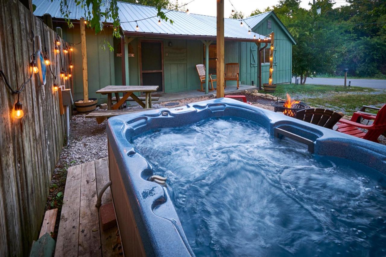 Steps From Downtown Parkway + Private Hottub And Firepit - Wifi - Firefly
