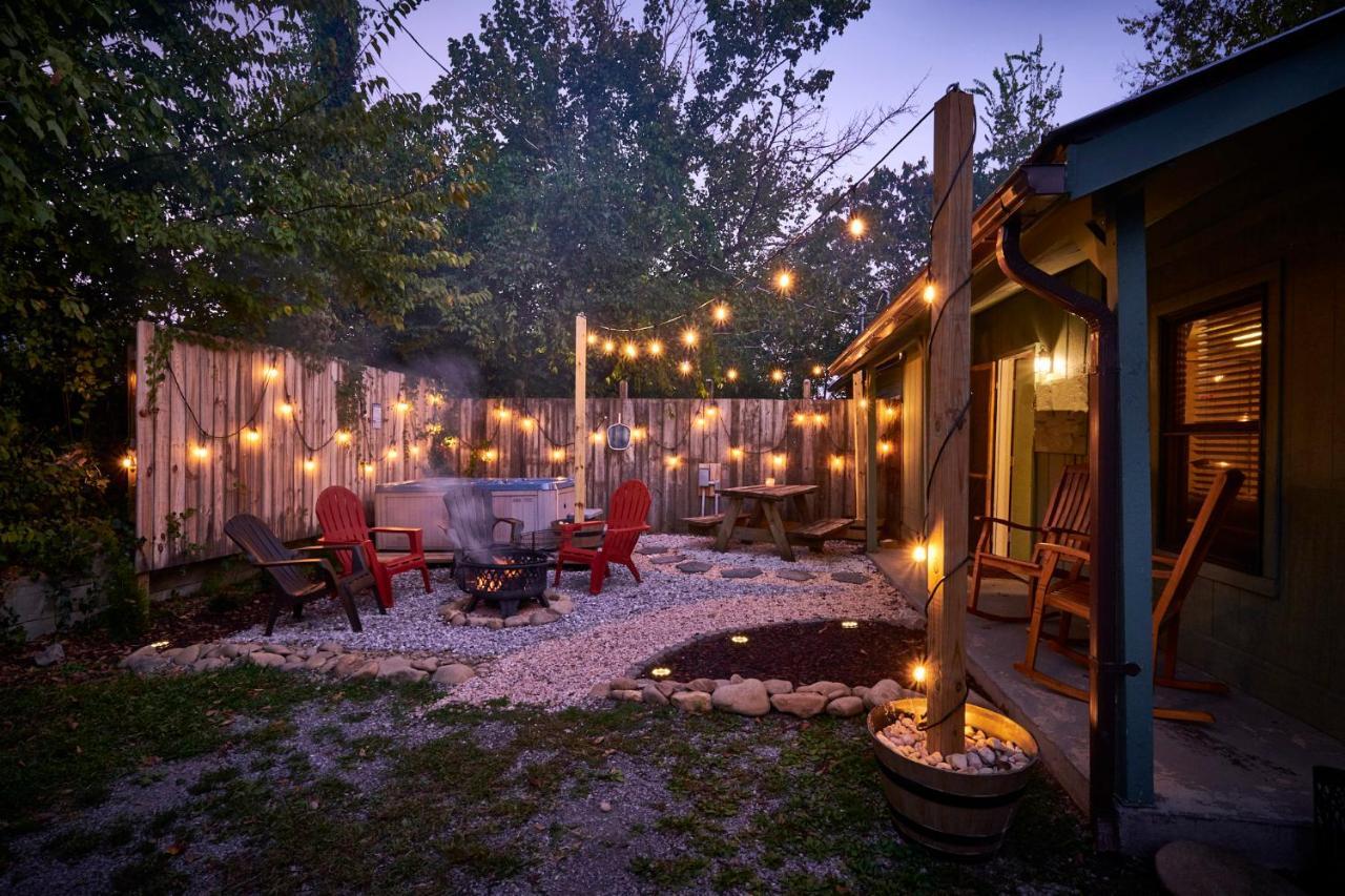 Steps From Downtown Parkway + Private Hottub And Firepit - Wifi - Firefly Pigeon Forge