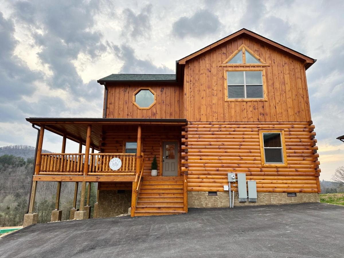 Modern W Indoor Pool Mtn View Game Holiday home