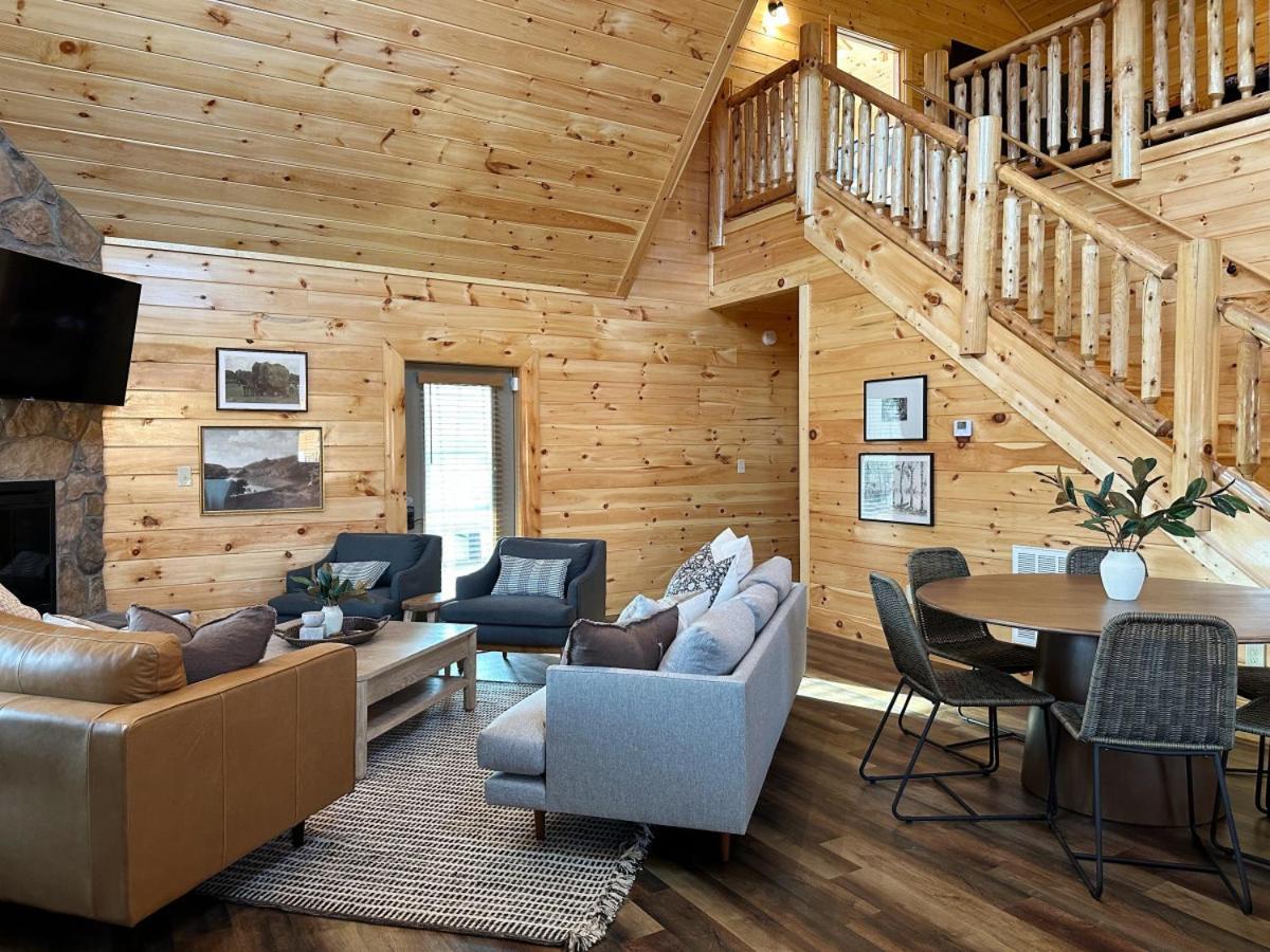 Modern W Indoor Pool Mtn View Game Holiday home