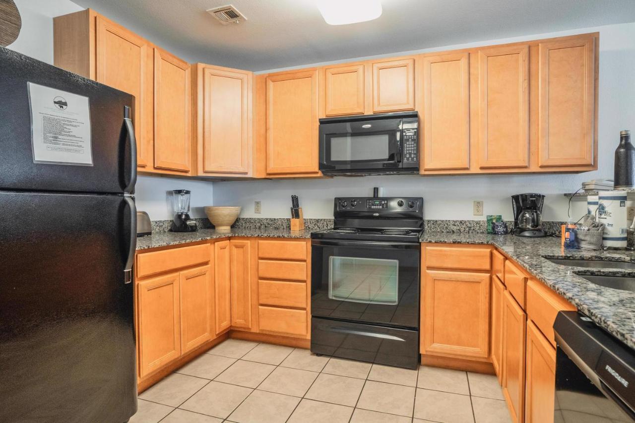 Mvc - Unit 1402 Apartment *