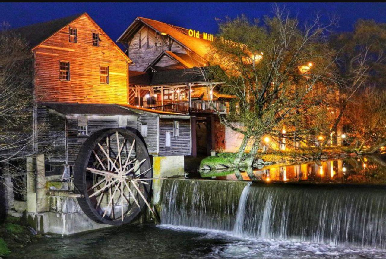 Dollywood Vacation Retreat *