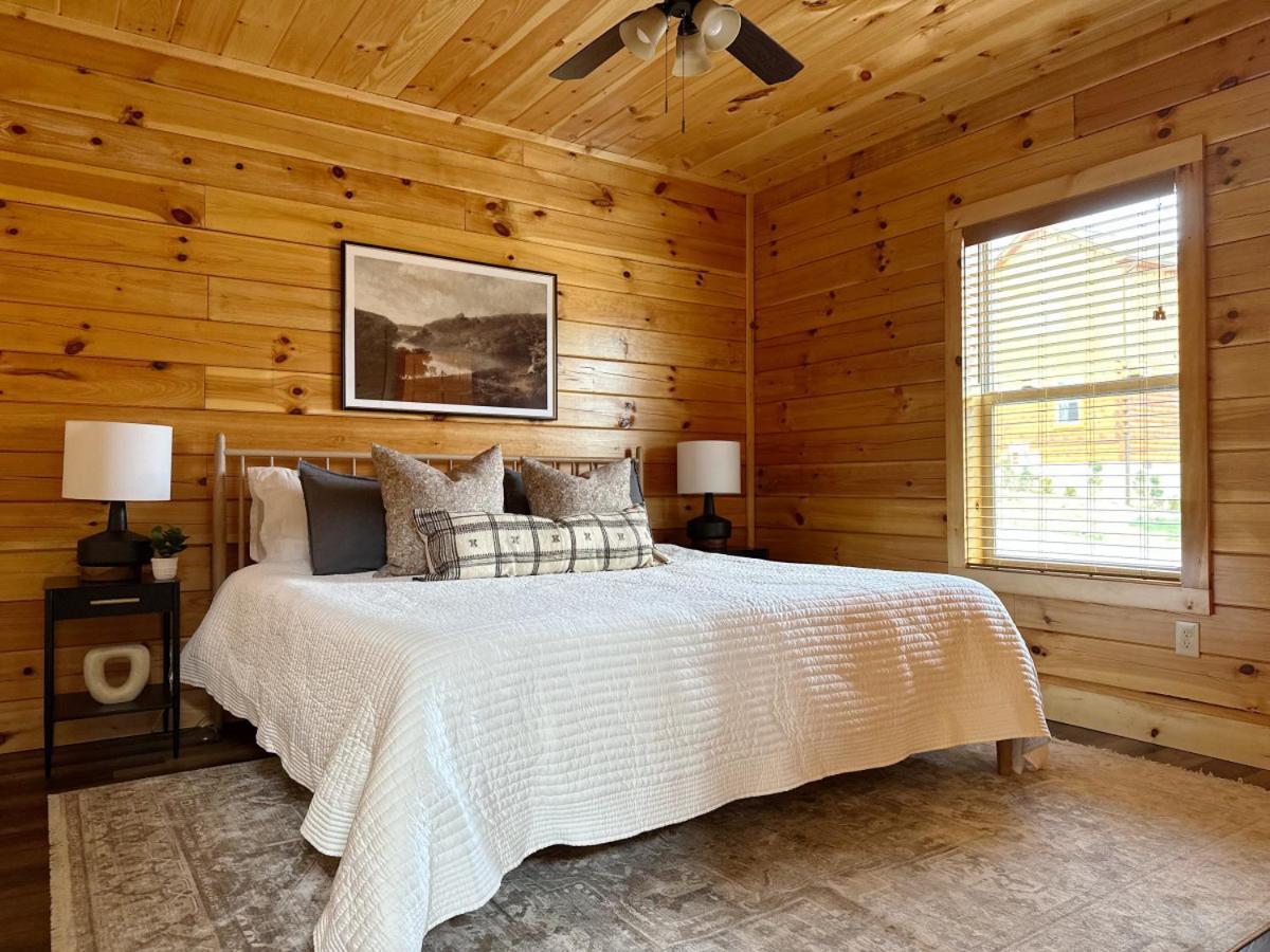 Holiday home Modern W Indoor Pool Mtn View Game Pigeon Forge