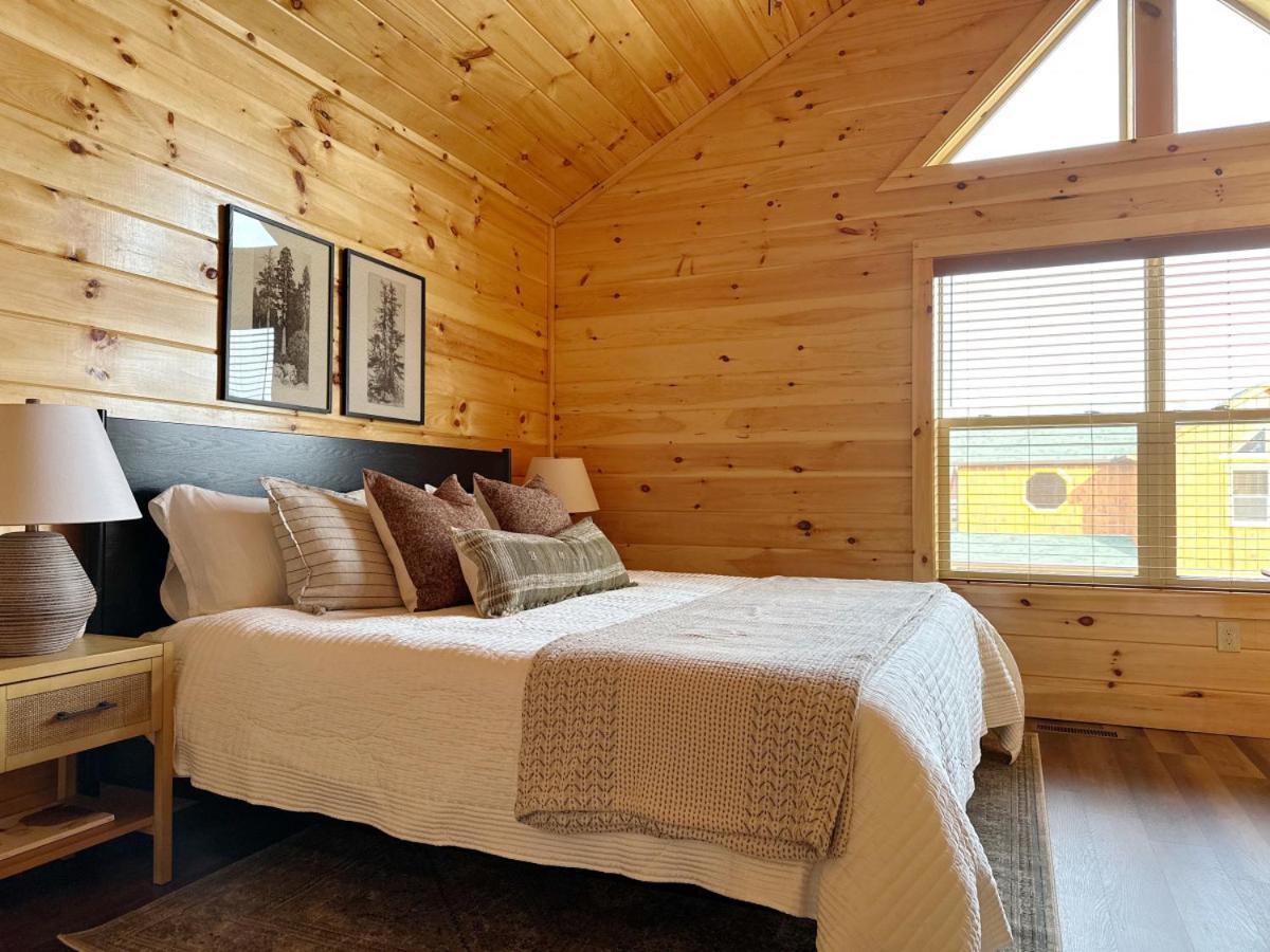 Modern W Indoor Pool Mtn View Game * Pigeon Forge