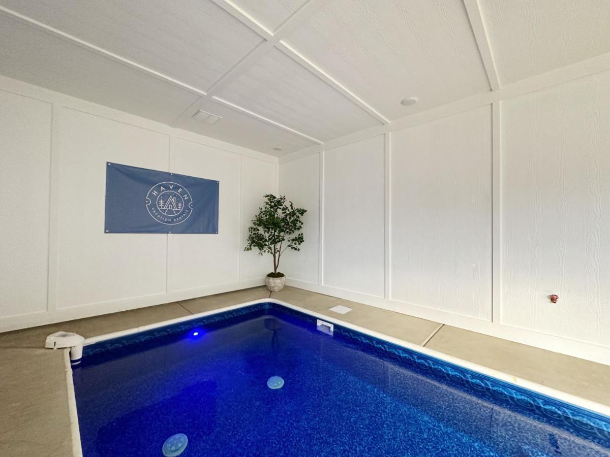 Modern W Indoor Pool Mtn View Game Holiday home