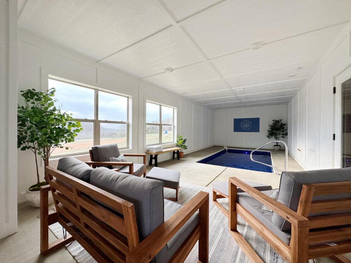 Holiday home Modern W Indoor Pool Mtn View Game *