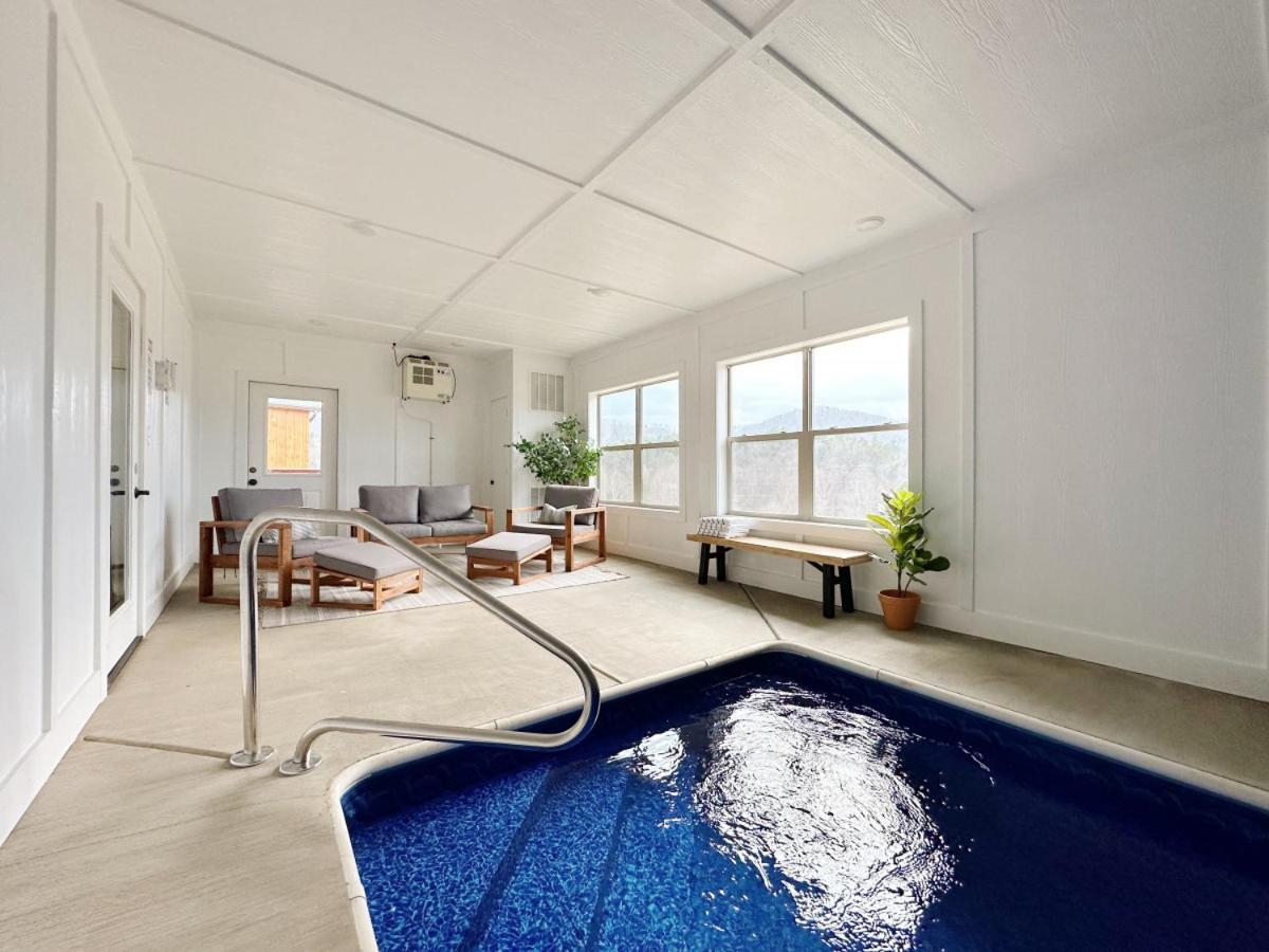 Modern W Indoor Pool Mtn View Game * Pigeon Forge