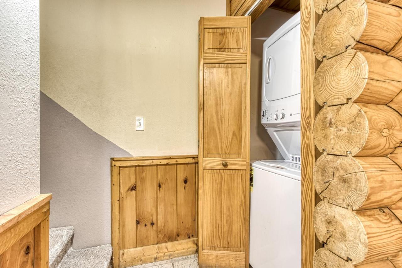 Newly Renovated Perfect 2 Bedroom W Indoor Jacuzzies, Hot Tub, Pool, Sauna, Golf! Villa Pigeon Forge